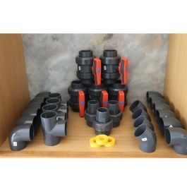 KIT PVC D50 COUDE 90° + COUDE 45° + VANNE SPHERIQUE D50 + MONCHON UNION + TEFLON X3 Té PVC D50 X4 - STGE