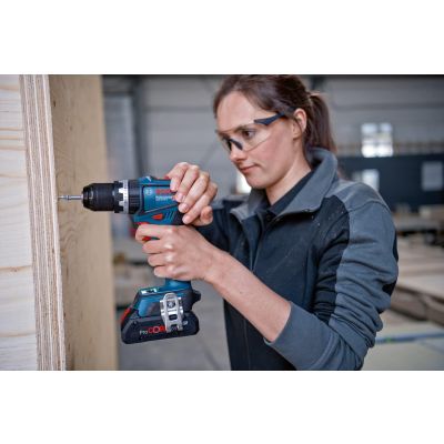 Perceuse-visseuse à percussion sans-fil BOSCH GSB 18V-90 C - 2 batteries 4.0 Ah