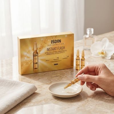 ISDIN Isdinceutics Instant Flash Sérum 5 Ampoules