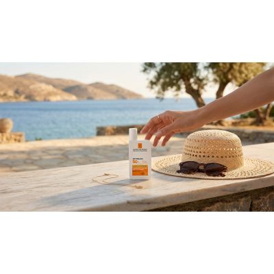 LA ROCHE-POSAY Anthelios Fluide Écran Solaire Anti-Taches SPF50+ 50ml